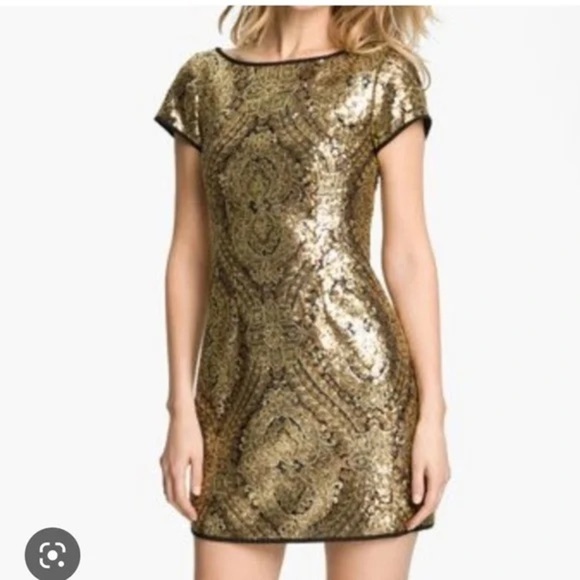 Nanette Lepore Gold Sequin Mini Sheath Dress Cap Sleeve Cocktail Metallic Size 2 - Picture 2 of 9